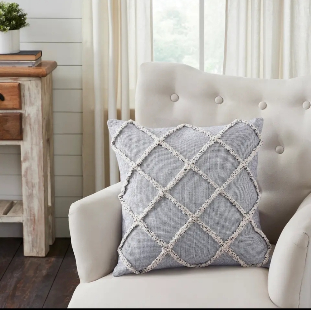 Frayed Lattice Creme & Black Pillow 20x20